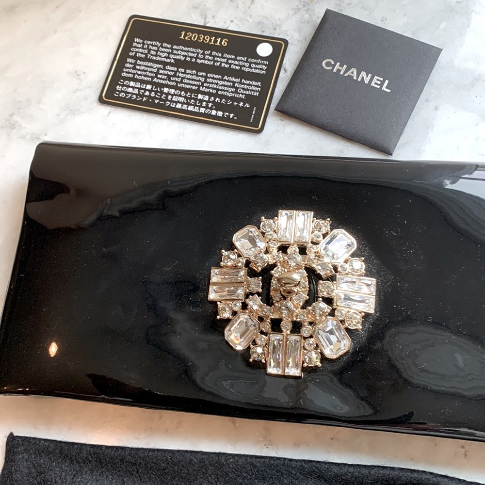 CHANEL Rare Black Patent Swarovski Crystal CC Encrusted Gem East West Clutch Bag - Picture 5 of 16
